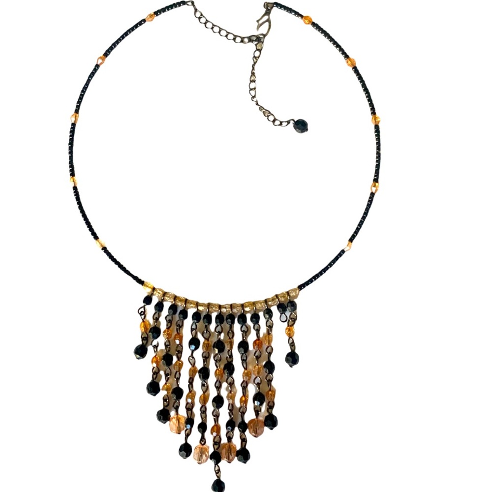 Necklace beaded choker